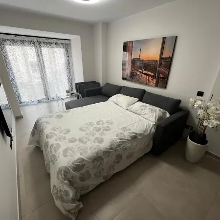 Las Canteras Apartment *